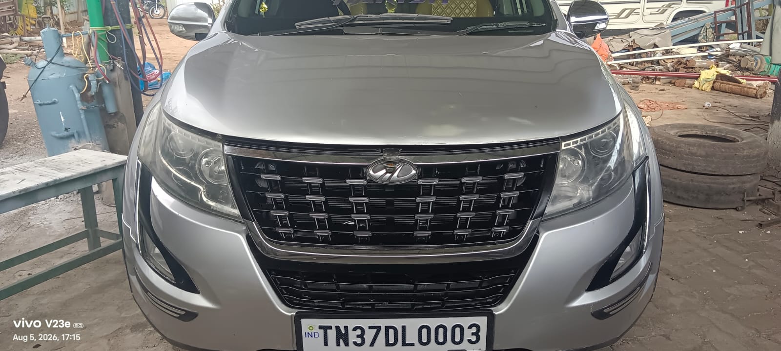 Mahindra XUV500 - Image 2